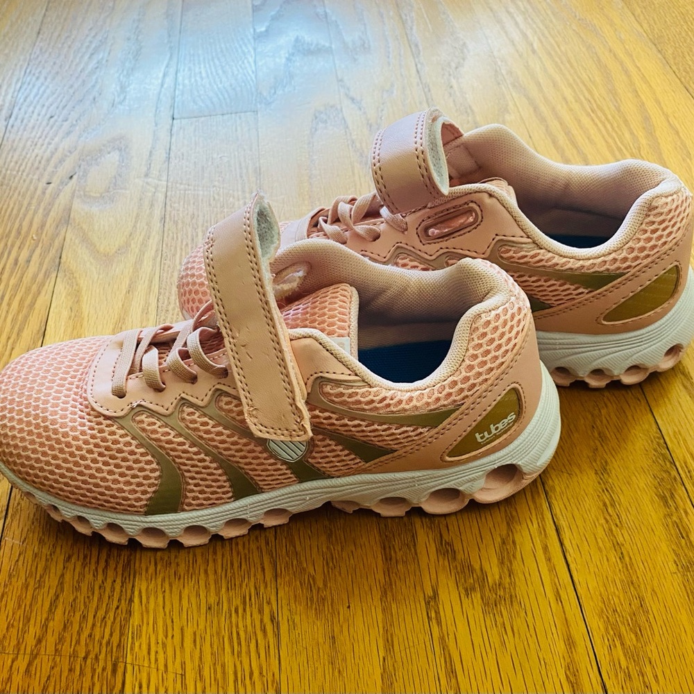 K-Swiss Tubes Comfort Strap Shoes Kids 3 US Pink Sneakers Flaws Shown in Pics